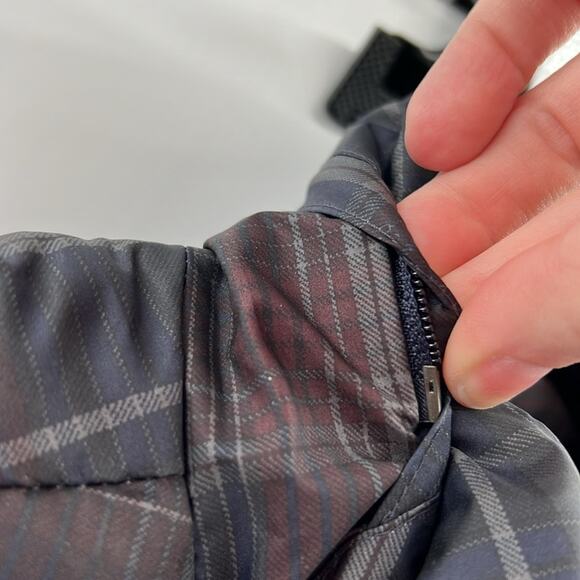 Patagonia Down with it Women's Puffer Vest - Plaid - Small - Picture 5 of 7